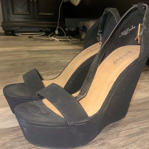 Black Wedges